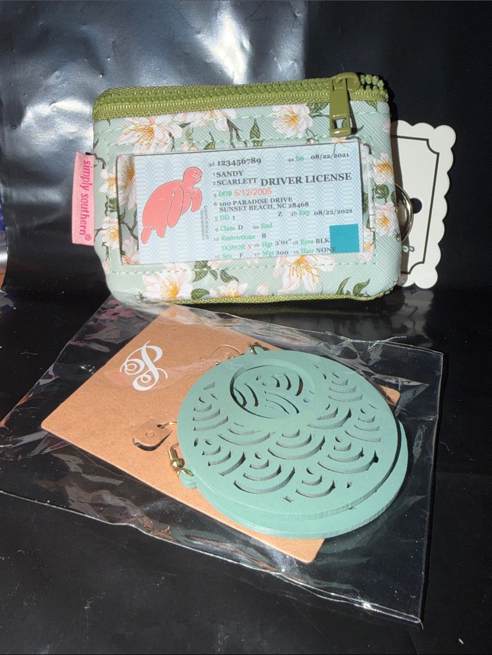 Simply Southern Floral Zip Card Holder Wallet and Earrings in Mint Green